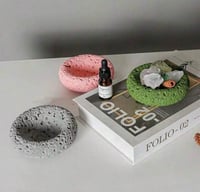 حامل الشموع او اكسسوار من الكونكريت