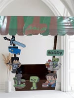 بوكس التاجر الصغير على حسب اختيار الشخصيه