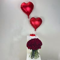 ورد احمر مع كيك