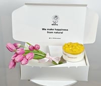 كيك المانجو من جاناش مع توليب فاخر وردي