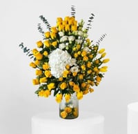 زهور الربيع المشرقة