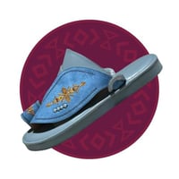 حذاء شرقي مطرز