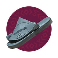 حذاء شرقي مطرز