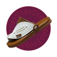 حذاء شرقي مطرز