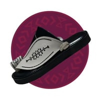 حذاء شرقي مطرز