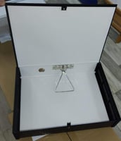 كنت مجلد ملفات بلاستيك أسود