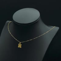 عقد حرف M ذهب (N3822)