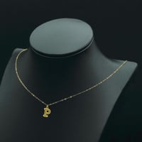 عقد حرف P ذهب (N3825)