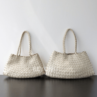 شنطة Luna Luxe – أبيض لؤلؤي – ميديم