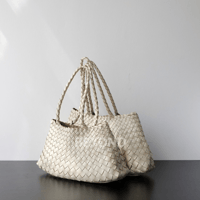 شنطة Luna Luxe – أبيض لؤلؤي – لارج