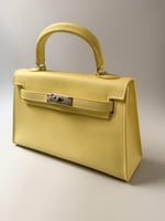 شنطة بيوند 22 كيلي ستايل مع ستراب - اصفر فاتح Butt...