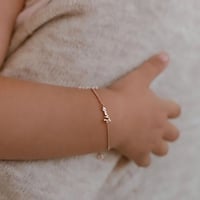 اسوارة بالاسم مخصصة للأطفال