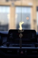 تعليقة سيارة الجمل