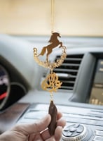 تعليقة سيارةبالاسم - الحصان الاصيل مطليه بالذهب