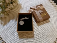 بروش أطفال مميز نحت الاسم على طلبك صنع خصيصاً لمن...