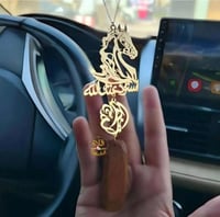 تعليقة سياره شكل الحصان