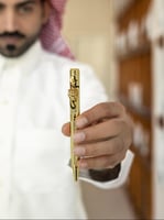 قلم رجالي بالاسم ذهبي أو فضي