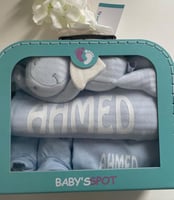 شنطه هديه مع دميه وبطانيه وبربتوز وجوربين