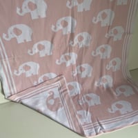 بطانيه قطن رمادي منقطه بالابيض