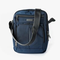 شنطة كتف مصنوعة من القماش بتصميم طولي