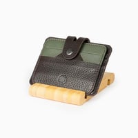 محفظة نقود من الجلد الطبيعي بمظهر أنيق