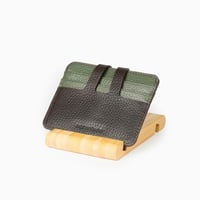 محفظة نقود من الجلد الطبيعي بمظهر أنيق