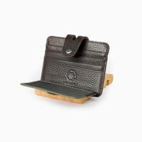 محفظة نقود من الجلد الطبيعي بمظهر أنيق