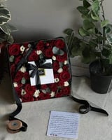 ستاند عشق - ورد مع وشوكولاتة باتشي