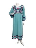 جلابية بتصميم هندسي