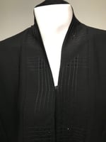 عباية نقش هندسي ناعم