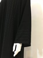 عباية بنقش أمواج البحر