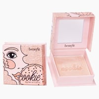 بودرة هايلايتر لمعة ذهبية ناعمة