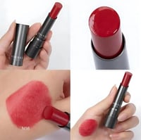 أحمر شفاة كريمي لامع من بولفير