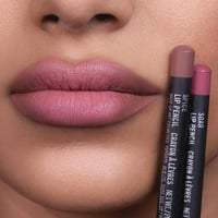 محدد شفاه بديل ماك درجة سور