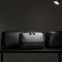 ألوت - حقيبة يد جلد مايكروفايبر بسعة 1 لتر مع حزام...