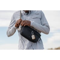 يونيك - شنطة كروس بودي مقاومة للماء Denver -بيج