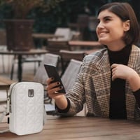 ليفلو - حقيبة هاتف نسائية جلد من ليفلو ألبينو حزام...