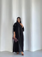 عباية مخمل اسود نص كلوش مع تل منقط مخمل عنابي