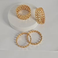 اسورة بنات مطليه بالذهب