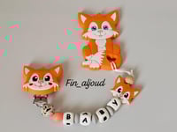 عضاضة أطفال مع تعليقة لهايه بشكل ثعلب لطيف