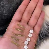 اسوره مطليه بالذهب شكل ورده