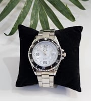 ساعة شبابي ضد الماء والصداء