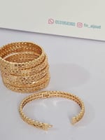 إسوارة مطلية بالذهب بتصميم أنيق