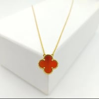 سلسال زهرة البرسيم لونين مطلي بالذهب