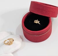 خاتم أطفال مطلي ذهب شكل تاج