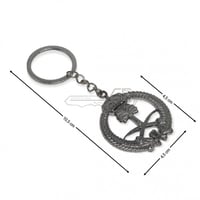 ميداليه مفاتيح سيفين و نخله لون فضي