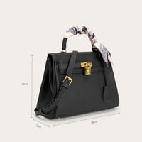 شنطة نسائية بحجم متوسط