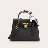 شنطة نسائية بحجم متوسط