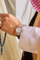 ساعة رجالية بلون فضي مميزه بارقام عربية