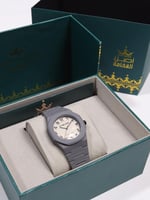 ساعة كاربون بلون رمادي ارقام عربي